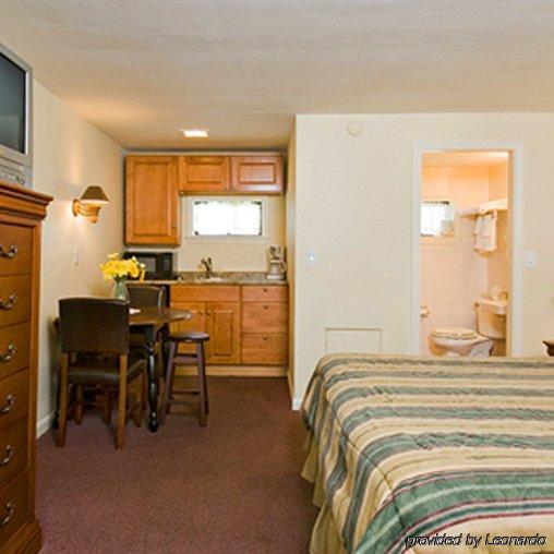 Sands By The Sea Motel Йорк Номер фото